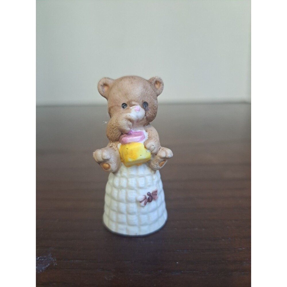Vintage Enesco Lucy And Me Bear On Honeycomb Porcelain Thimble